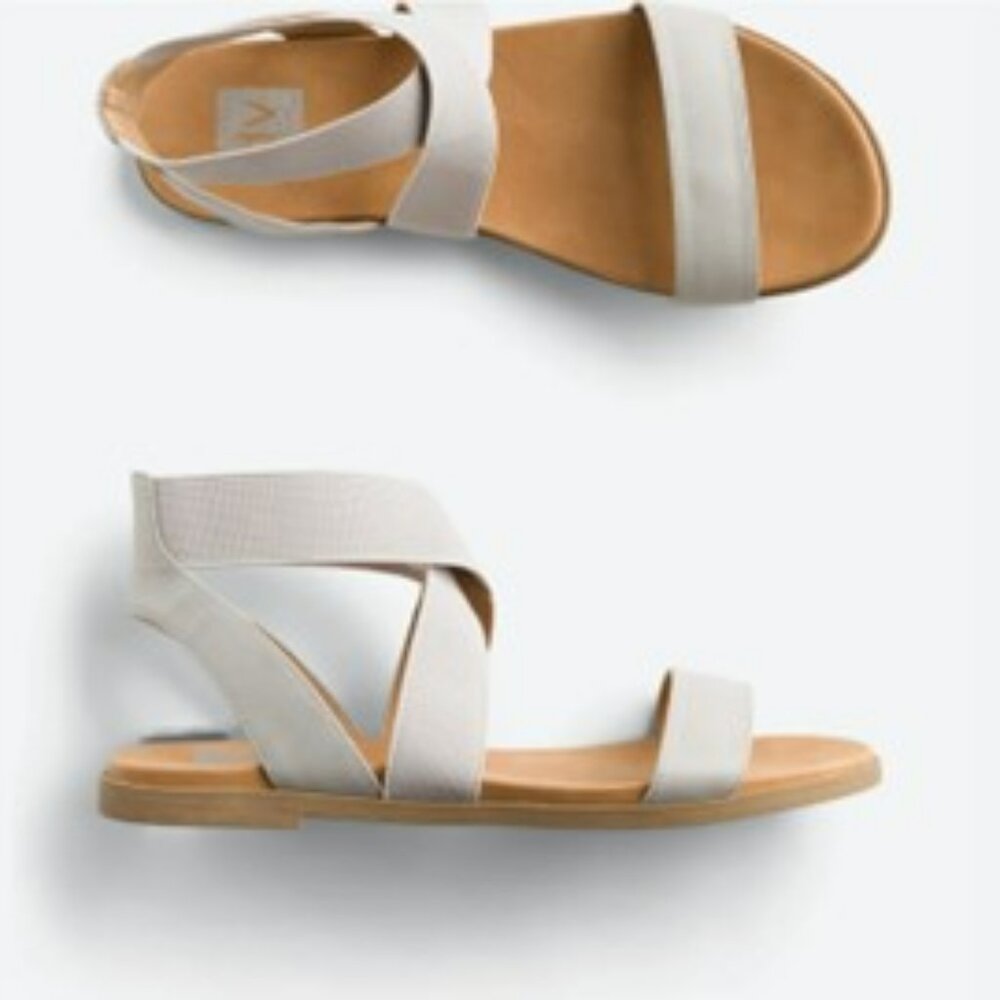 DV BY DOLCE VITA Febee Elastic Footbed Sandal – Light Gray, Sz 7.5